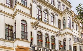 Amber Hotel & Spa